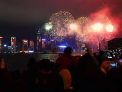 Feux d'artifices pour célébrer le Nouvel an chinois